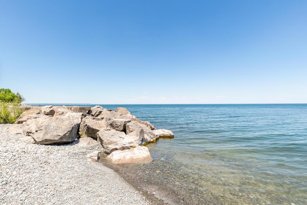 Modern Hamilton Homes Lake Ontario Shore By Globalstay Extérieur photo