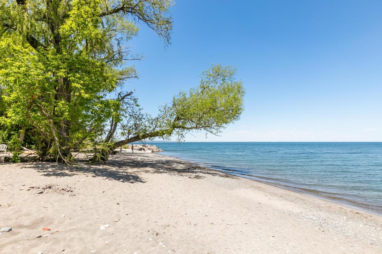 Modern Hamilton Homes Lake Ontario Shore By Globalstay Extérieur photo