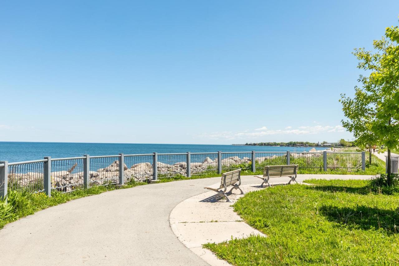 Modern Hamilton Homes Lake Ontario Shore By Globalstay Extérieur photo