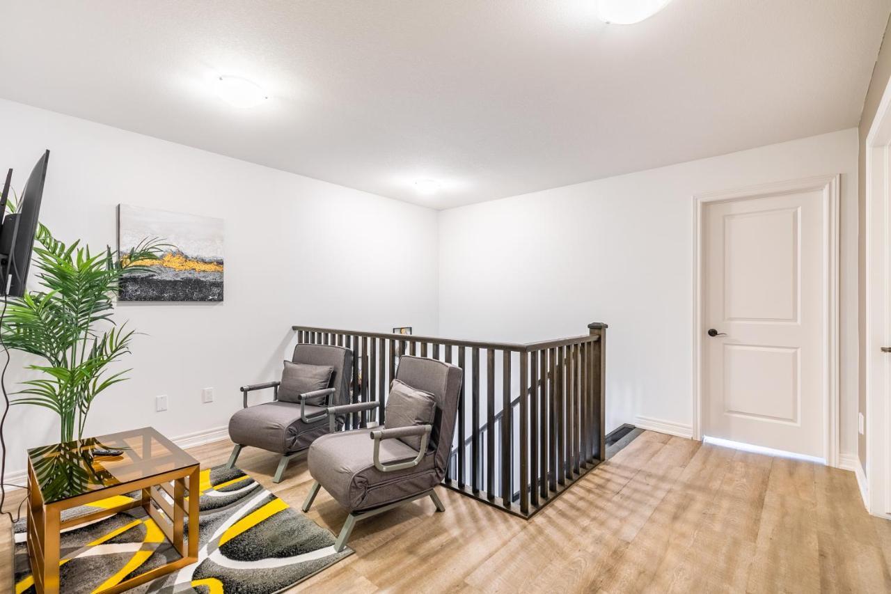 Modern Hamilton Homes Lake Ontario Shore By Globalstay Extérieur photo
