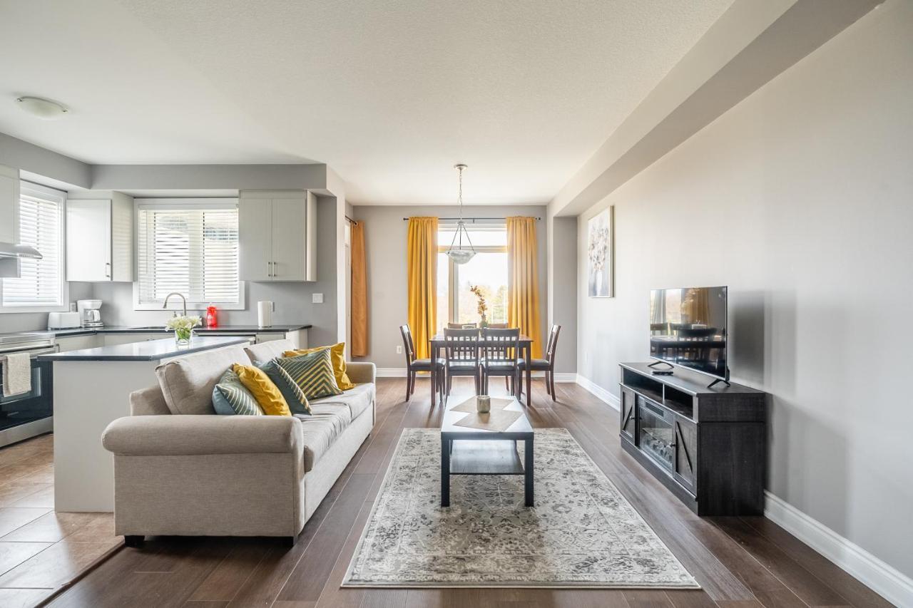 Modern Hamilton Homes Lake Ontario Shore By Globalstay Extérieur photo