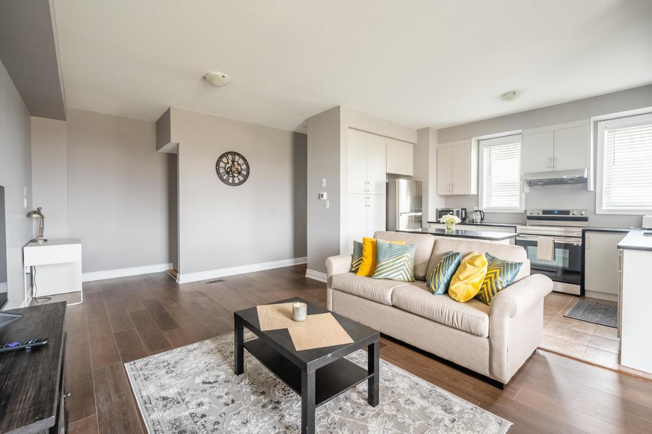 Modern Hamilton Homes Lake Ontario Shore By Globalstay Extérieur photo