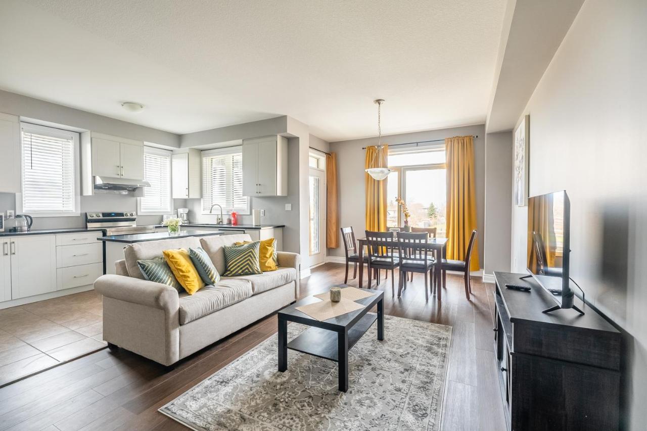 Modern Hamilton Homes Lake Ontario Shore By Globalstay Extérieur photo