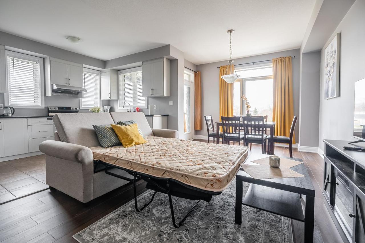 Modern Hamilton Homes Lake Ontario Shore By Globalstay Extérieur photo